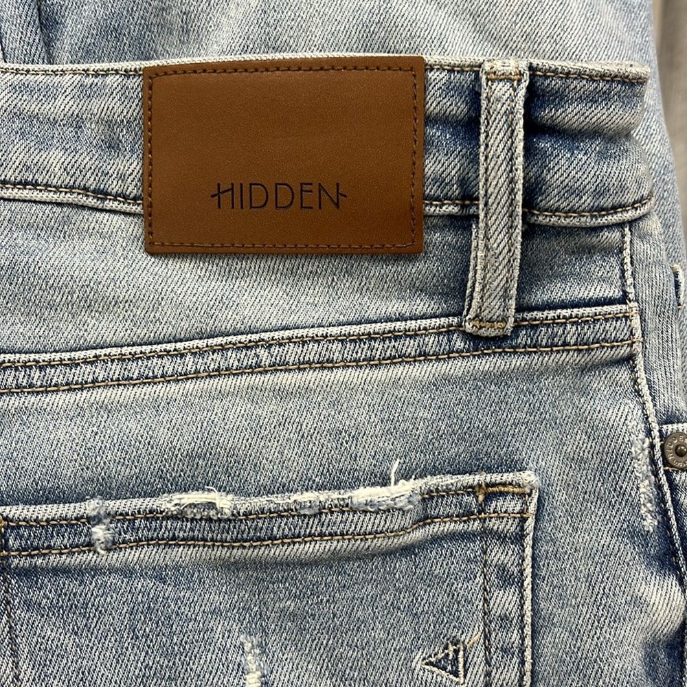 Light Wash Wide Leg Jeans - Women - Picture 7 of 9